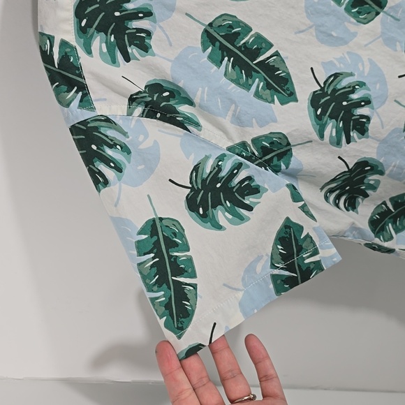{J. Crew Factory} Men's Green and White Leaf Print Casual Button Down Shirt - Picture 6 of 11